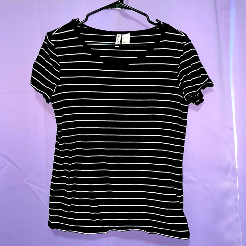 Women H&M Divided Basic Short Sleeve Crew Neck Shirt